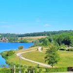 Slide Vue sur le lac de Valjoly depuis la résidence