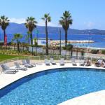 Slide Résidence Le Cap Azur à Saint Mandrier - Vue depuis la résidence sur les plages