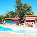 Slide Résidence Les Rives de Saint Brice à Arès - Piscine extérieure avec pataugeoire