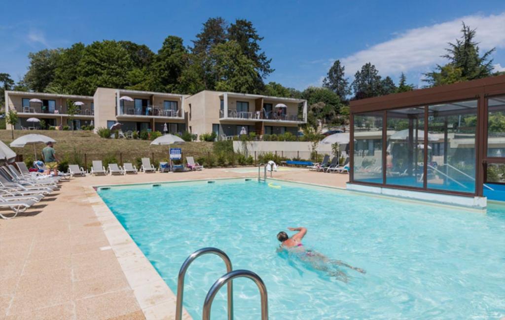 Slide Piscine de la résidence Le Clos St Michel