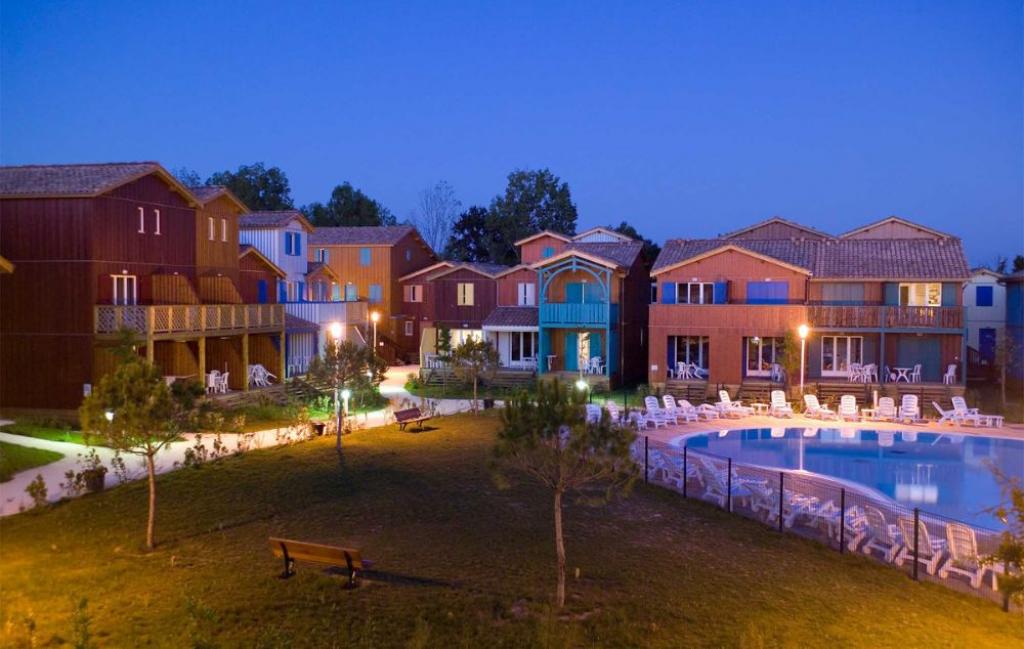 Slide Résidence Les Rives Marine à Le Teich - Vue de nuit