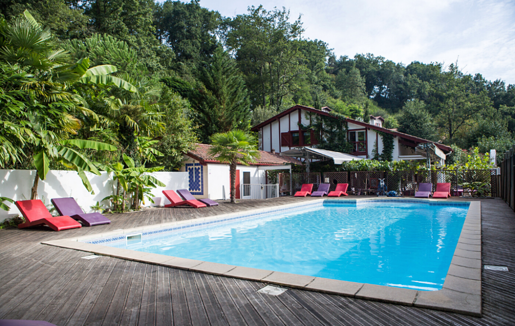 Slide Collines Iduki à Bastide Clairence - Coin piscine