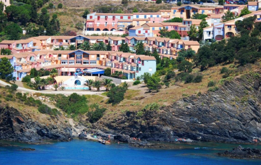 Slide résidence - le village des Aloès - Banyuls - ville