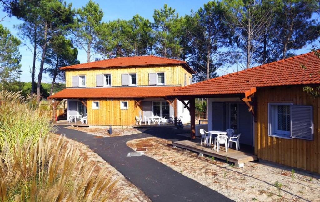 Slide Résidence Le Domaine des Dunes à Mimizan - Vue des maisons