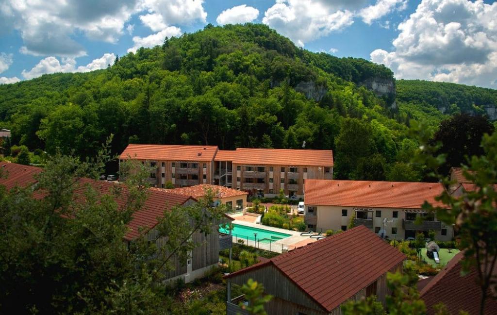 Slide Résidence Le Clos du Rocher à Eyzies-de-Tayac - Résidence au coeur du Périgord