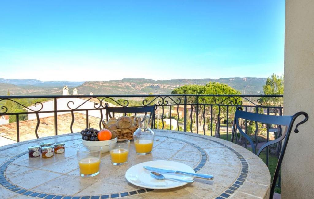 Slide Résidence Les Domaines de St Endréol à la Motte en Provence - Appartement 3 pièces 4 personnes - Terrasse privative