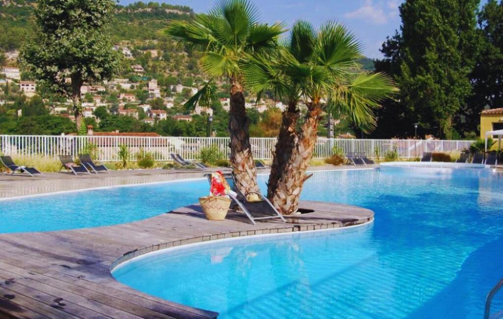 Slide Résidence Cottages Varois à Soliès-Toucas - Résidence dans le Var