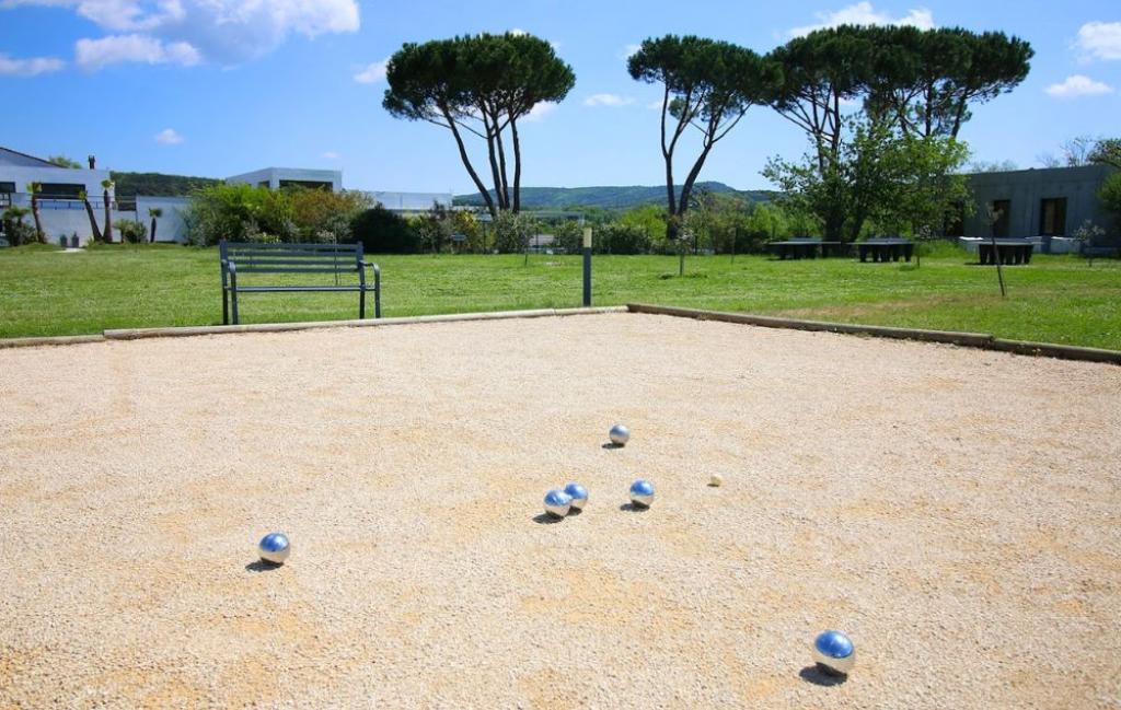 Slide Domaine de Janus - Terrain de pétanque