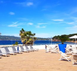 Résidence Le Cap Azur à Saint Mandrier - Grande terrasse et vue panoramique