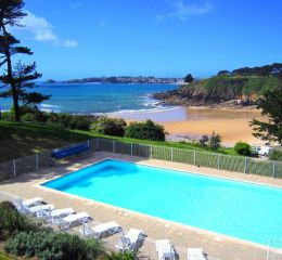 Résidence Iroise Armorique à Locmaria-Plouzané - Grande piscine extérieure