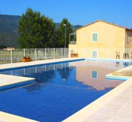 Piscine extérieure du Hameau des Sources