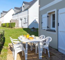 Résidence Les Terrasses de Pentrez à Saint-Nic - Petit-déjeuner en terrasse