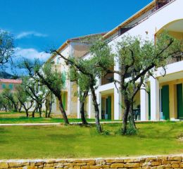 Résidence Le Domaine de Bourgeac au Paradou - Bastide au style provençal