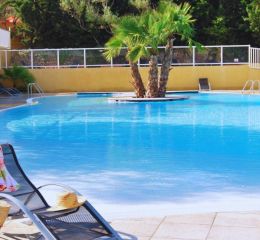 Résidence Cottages Varois à Soliès-Toucas - Résidence avec piscine dans le Var